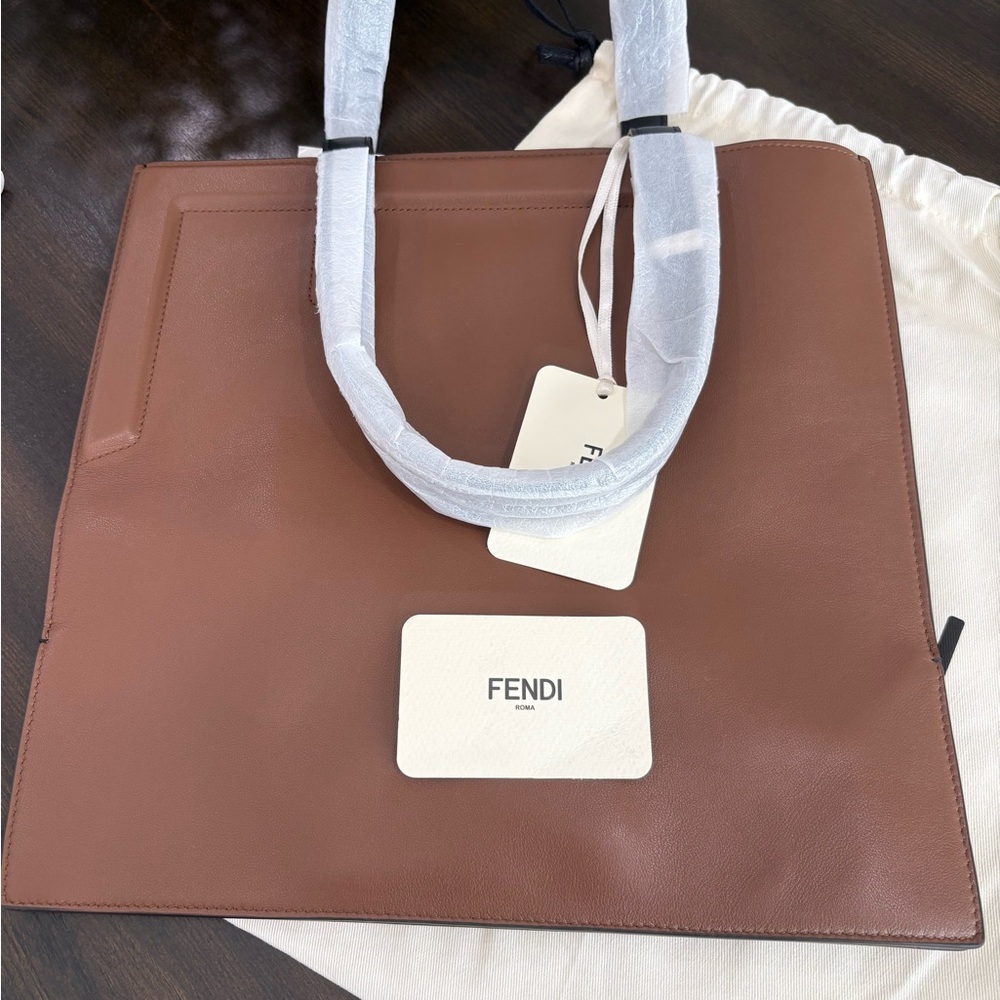 Fendi Tan/black Leather Tote with Top Handles - Picture 2 of 6